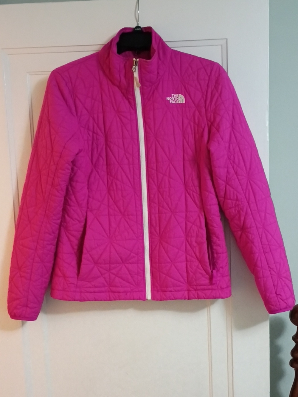 The North Face Women's Quilted Puffer Jacket - Hot Pink